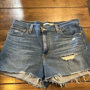 Levi’s Denim Distressed Women Shorts - high rise